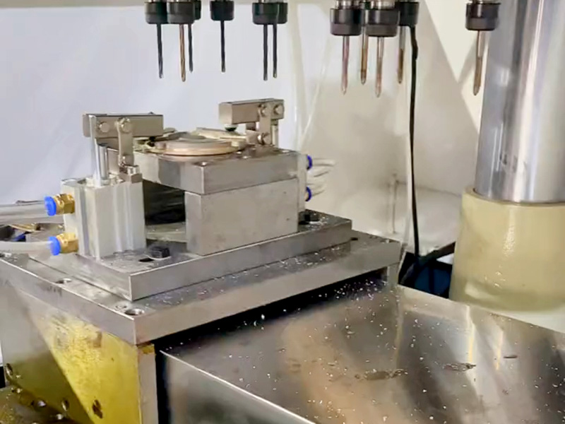 鉆攻機攻牙為什么會一次攻到底?